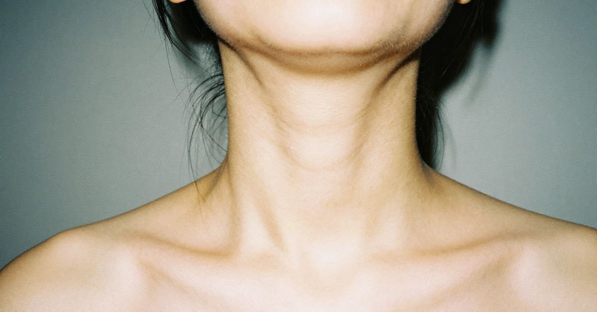 how to fix neck hump